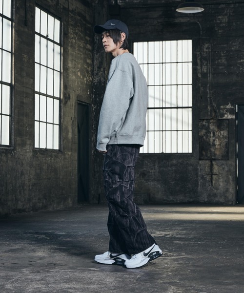 NIKE(ナイキ)の「ナイキ エア マックス エクシー メンズシューズ / Nike Air Max Excee Men's Shoes FN7304-100 WHITE(スニーカー・メンズ・ホワイト・30/29.5/29/28.5/26/28/27.5/27/26.5/25.5/25/24.5/24)」の2枚目の写真