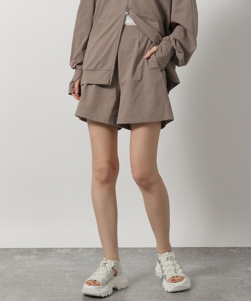 LAKOLE(ラコレ)の「【多機能ウェア】ラッシュガードショートパンツ / 291649(ラッシュガード・レディース・モカ/ブラック/チャコールグレー・FREE)」の3枚目の写真