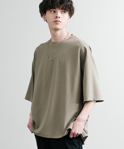 Rocky Monroe（ロッキーモンロー）の「UVカット 梨地裾スリット オーバーサイズストレッチクルーネック半袖Tシャツ ビッグTシャツ（Tシャツ/カットソー・メンズ・ダークグレー/ベージュ/ブルーグレー/ブラック/ダークグリーン/オフホワイト・M/L/LL）」の5枚目の写真