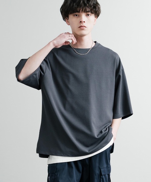 Rocky Monroe（ロッキーモンロー）の「UVカット 梨地裾スリット オーバーサイズストレッチクルーネック半袖Tシャツ ビッグTシャツ（Tシャツ/カットソー・メンズ・ダークグレー/ベージュ/ブルーグレー/ブラック/ダークグリーン/オフホワイト・M/L/LL）」の15枚目の写真