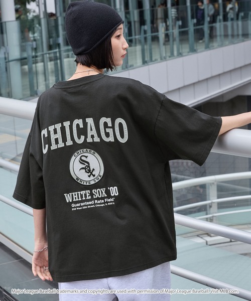 MLB（メジャーリーグベースボール）の「MLB/メジャーリーグベースボール 別注 ロゴ刺繍バックデザイン ビッグシルエットオーバーサイズ半袖Tシャツ（Tシャツ/カットソー・メンズ・スミクロ/ネイビー/ダークブラウン/ホワイト/ライトグレー・S/M/L）」の12枚目の写真