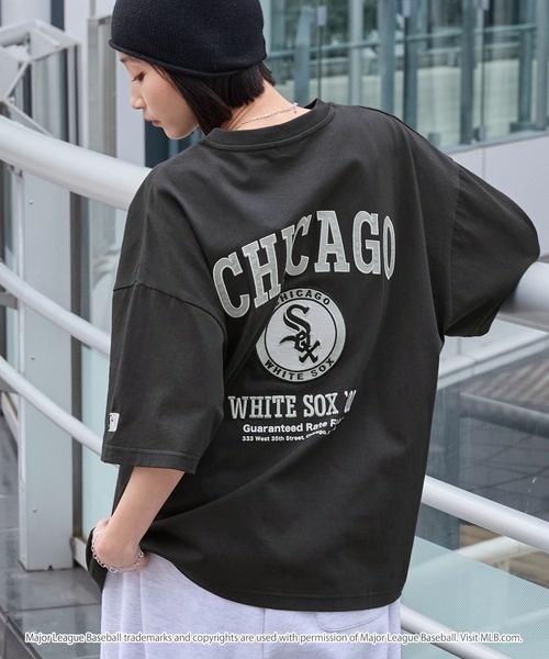 MLB（メジャーリーグベースボール）の「MLB/メジャーリーグベースボール 別注 ロゴ刺繍バックデザイン ビッグシルエットオーバーサイズ半袖Tシャツ（Tシャツ/カットソー・メンズ・スミクロ/ネイビー/ダークブラウン/ホワイト/ライトグレー・S/M/L）」の16枚目の写真