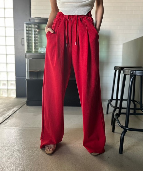 Kotoe(コトエ)の「【UNISEX】 カラー タック ワイドパンツ (ロング丈)(スウェットパンツ・レディース・グリーン/レッド/ブラック・FREE)」の1枚目の写真