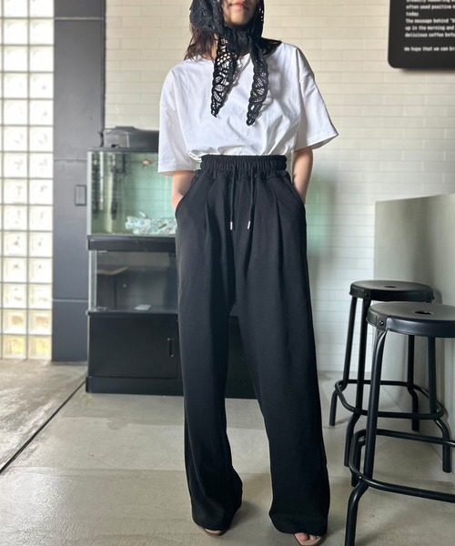 Kotoe(コトエ)の「【UNISEX】 カラー タック ワイドパンツ (ロング丈)(スウェットパンツ・レディース・グリーン/レッド/ブラック・FREE)」の7枚目の写真
