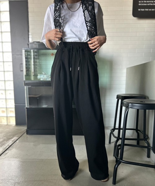 Kotoe(コトエ)の「【UNISEX】 カラー タック ワイドパンツ (ロング丈)(スウェットパンツ・レディース・グリーン/レッド/ブラック・FREE)」の8枚目の写真