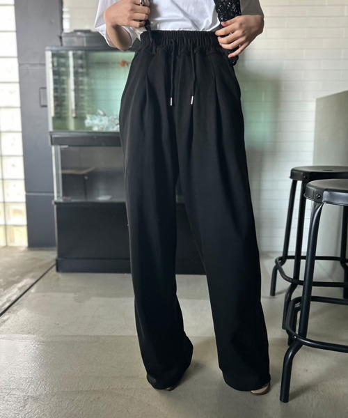 Kotoe(コトエ)の「【UNISEX】 カラー タック ワイドパンツ (ロング丈)(スウェットパンツ・レディース・グリーン/レッド/ブラック・FREE)」の9枚目の写真