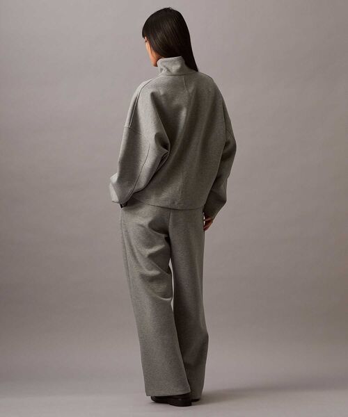 Calvin Klein(カルバン・クライン)の「ロングスリーブ ハーフジッププルオーバー(ブルゾン・レディース・オフホワイト/ブラック/グレー・S/XS/XXS)」の11枚目の写真