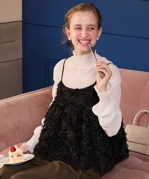 BONLECILL noir（ボンルシールノワール）の「【BONLECILL noir】フラワーチュールキャミソールビスチェ（キャミソール・レディース・ブラック/アイボリー・FREE）」の3枚目の写真