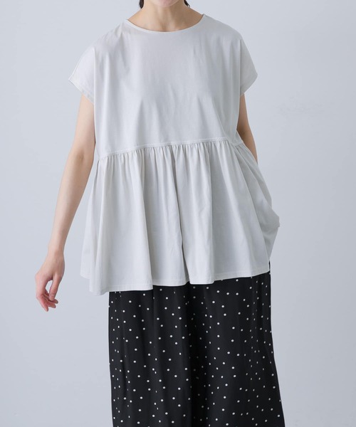 美品　かぐれ　ウエストギャザーフレンチ　　　　　　　　　プルオーバー かぐれ（カグレ）の「ウエストギャザーフレンチプルオーバー（T