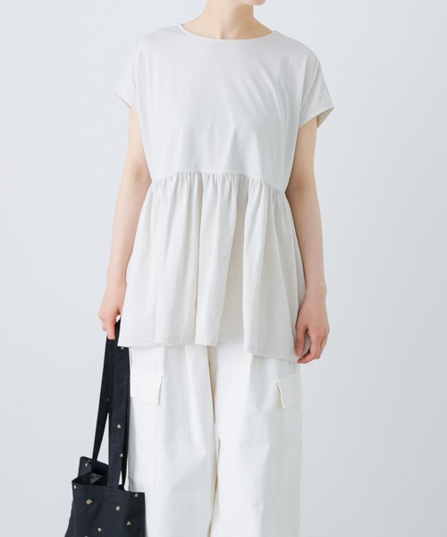 美品　かぐれ　ウエストギャザーフレンチ　　　　　　　　　プルオーバー かぐれ（カグレ）の「ウエストギャザーフレンチプルオーバー（T