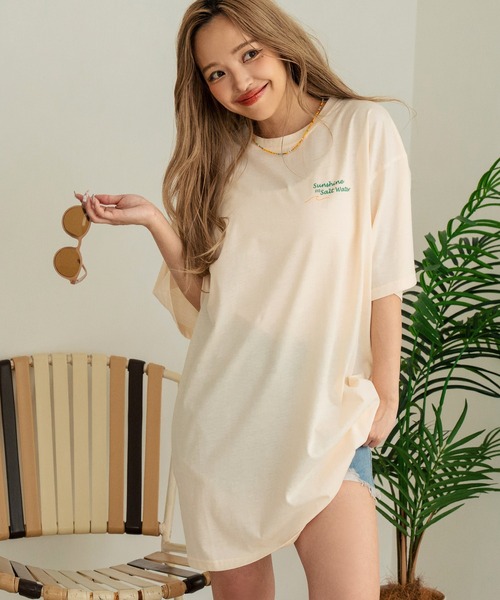 anap mimpi(アナップミンピ)の「SUN & SEA サーフプリントビッグTシャツワンピース(ワンピース・レディース・ブラウン/ブラック/キナリ/ブルー・FREE)」の5枚目の写真