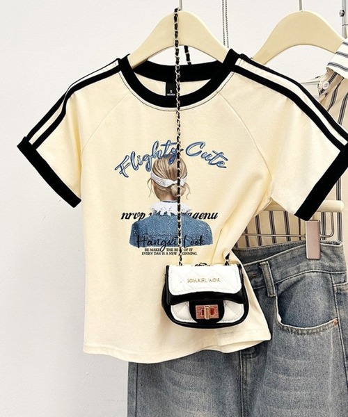 SPIGA(スピーガ)の「肩ラインgirl柄T(Tシャツ/カットソー・レディース・ベージュ/ブラック/ネイビー/レッド/ホワイト/ブルー系その他・SMALL/MEDIUM/LARGE/X-LARGE)」の4枚目の写真