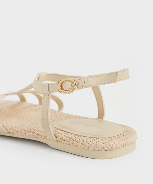 CHARLES & KEITH(チャールズ & キース)の「ストラッピー ラフィアTバーアンクルストラップサンダル(サンダル・レディース・クリーム/オリーブ・22.5cm/23cm/23.5cm/24.5cm/25cm/25.5cm/26.5cm)」の5枚目の写真