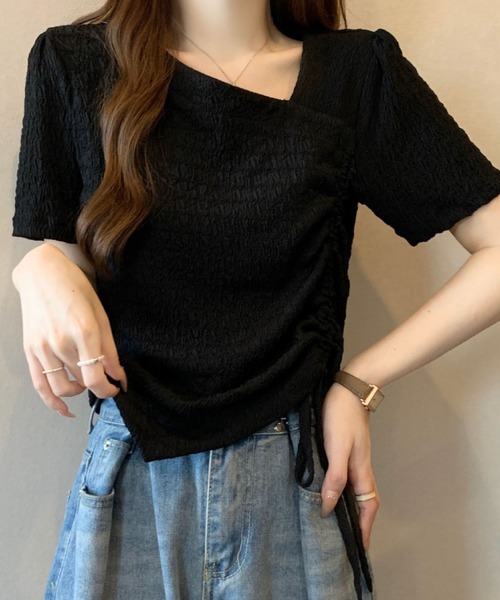 2ly2(トゥーリートゥー)の「ドロスト付きスクエアネックトップス(Tシャツ/カットソー・レディース・ブラック/ホワイト・FREE)」の2枚目の写真