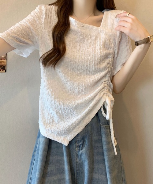 2ly2(トゥーリートゥー)の「ドロスト付きスクエアネックトップス(Tシャツ/カットソー・レディース・ブラック/ホワイト・FREE)」の6枚目の写真