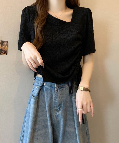 2ly2(トゥーリートゥー)の「ドロスト付きスクエアネックトップス(Tシャツ/カットソー・レディース・ブラック/ホワイト・FREE)」の11枚目の写真
