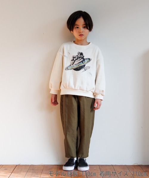 MAKE YOUR DAY（メイクユアデイ）の「宇宙でひと休みプリント裏毛トレーナー■80～140cm（スウェット・キッズ・オフホワイト/ブルー・140/130/120/110/80/100/90）」の7枚目の写真