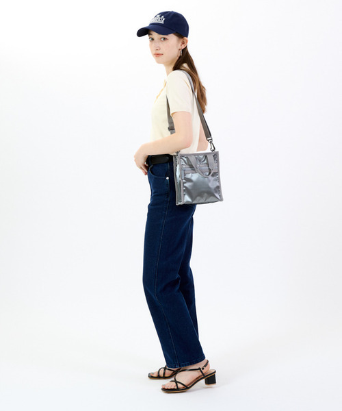 LeSportsac(レスポートサック)の「MINI N/S TOTE ガンメタルグレーシャイン(ショルダーバッグ・レディース・グレー・FREE)」の3枚目の写真