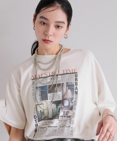 LOWRYS FARM（ローリーズファーム）の「ＮＥＷＳ　ＰＡＰＥＲ　ＴＥＥ　 576808（Tシャツ/カットソー・レディース・チャコールグレー/ホワイト/ブルー・FREE）」の2枚目の写真