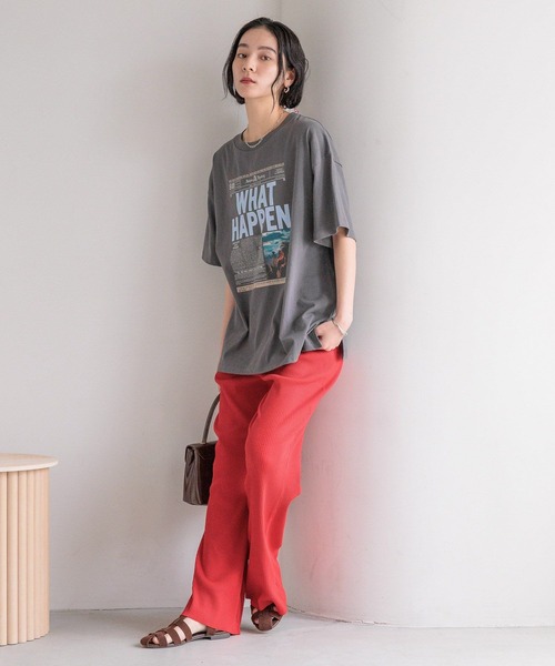 LOWRYS FARM（ローリーズファーム）の「ＮＥＷＳ　ＰＡＰＥＲ　ＴＥＥ　 576808（Tシャツ/カットソー・レディース・チャコールグレー/ホワイト/ブルー・FREE）」の11枚目の写真
