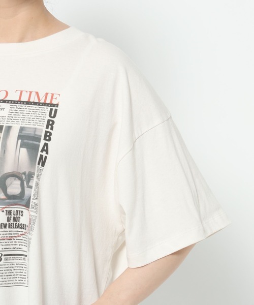 LOWRYS FARM（ローリーズファーム）の「ＮＥＷＳ　ＰＡＰＥＲ　ＴＥＥ　 576808（Tシャツ/カットソー・レディース・チャコールグレー/ホワイト/ブルー・FREE）」の18枚目の写真