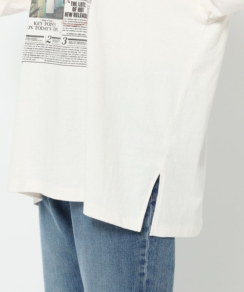 LOWRYS FARM（ローリーズファーム）の「ＮＥＷＳ　ＰＡＰＥＲ　ＴＥＥ　 576808（Tシャツ/カットソー・レディース・チャコールグレー/ホワイト/ブルー・FREE）」の19枚目の写真