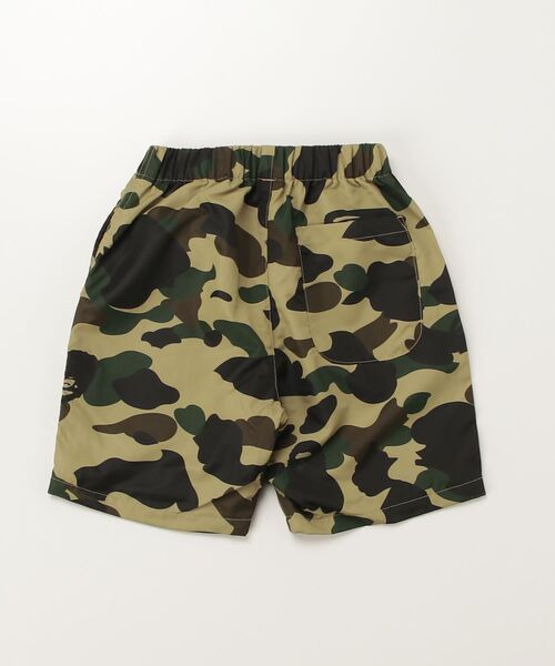 A BATHING APE（アベイシングエイプ）の「1ST CAMO ONE POINT BEACH SHORTS（その他パンツ・キッズ・グリーン/イエロー・100/90/120/110/140/130）」の7枚目の写真
