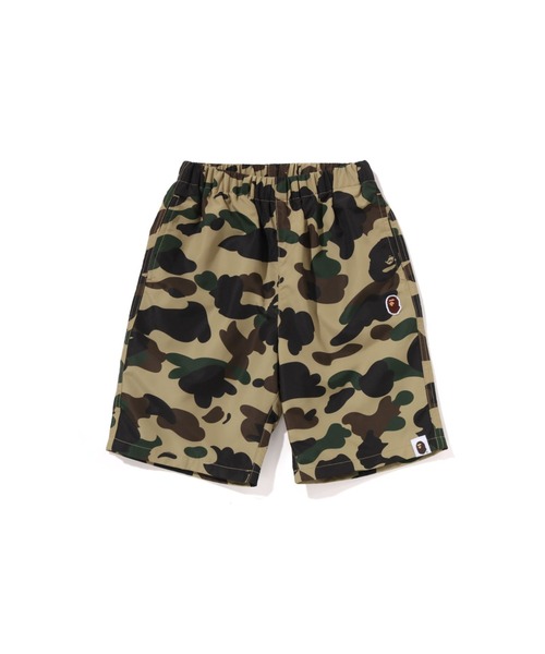 A BATHING APE（アベイシングエイプ）の「1ST CAMO ONE POINT BEACH SHORTS（その他パンツ・キッズ・グリーン/イエロー・100/90/120/110/140/130）」の2枚目の写真