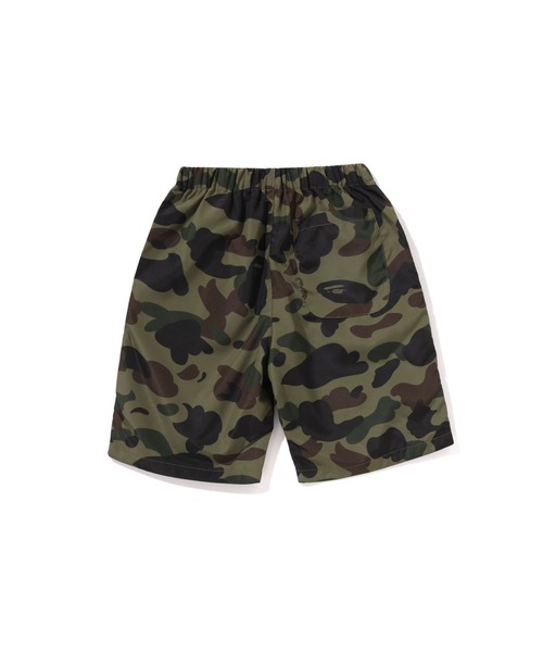 A BATHING APE（アベイシングエイプ）の「1ST CAMO ONE POINT BEACH SHORTS（その他パンツ・キッズ・グリーン/イエロー・100/90/120/110/140/130）」の6枚目の写真