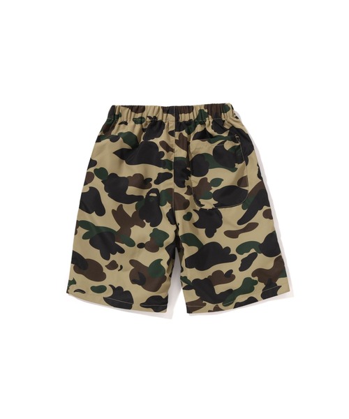 A BATHING APE（アベイシングエイプ）の「1ST CAMO ONE POINT BEACH SHORTS（その他パンツ・キッズ・グリーン/イエロー・100/90/120/110/140/130）」の3枚目の写真