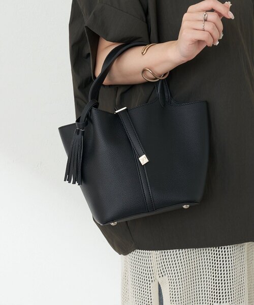 8色展開】きれいめデザイン、タッセル付ハンドバッグ（ショルダー