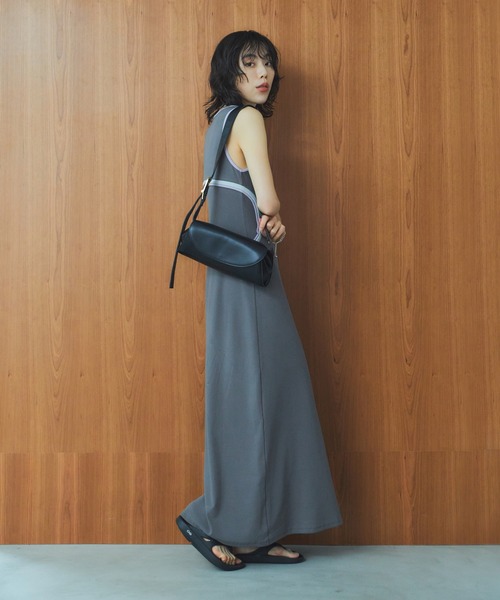 LIENCOEUR（リアンクール）の「バイカラーデザインワンピース（ワンピース・レディース・ブラウン/ブラック/グレー・FREE）」の2枚目の写真