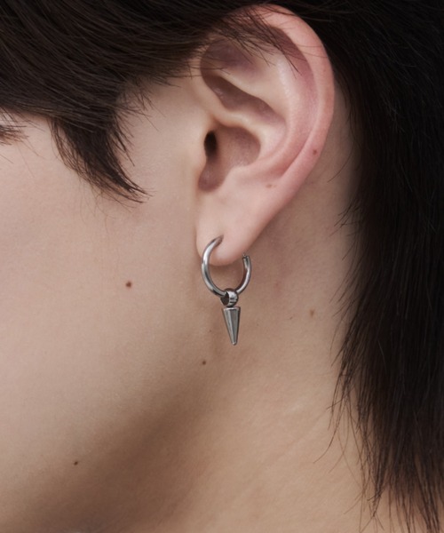 WYZ surgical stainless(ダブリューワイジィーサージカルステンレス)の「【 金属アレルギー対応 】トーンモチーフ イヤリング サージカルステンレス(両耳用)(イヤリング・メンズ・シルバー・FREE)」の1枚目の写真