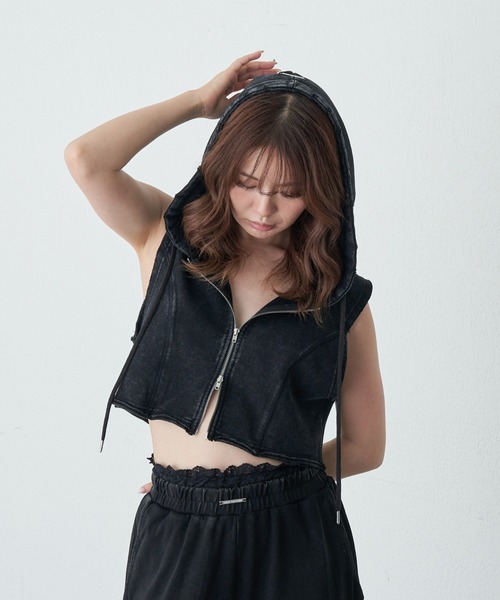 RAY CASSIN(レイカズン)の「フード付きノースリZIPパーカー(Tシャツ/カットソー・レディース・ブラック/グレー/ホワイト系その他・FREE)」の3枚目の写真