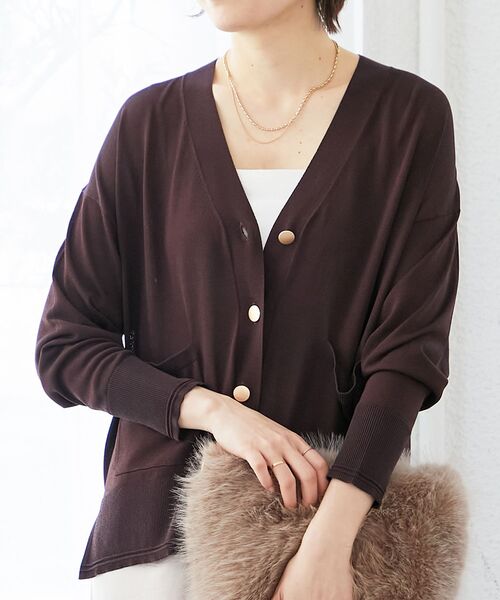 le.coeur blanc（ルクールブラン）の「《手洗い可能》ハイゲージワイドVネックカーディガン（カーディガン/ボレロ・レディース・グレイッシュベージュ/ブルー/ブラウン/ピンク・38）」の2枚目の写真