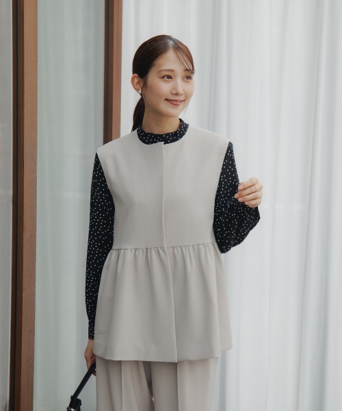 Petitjo(プッチージョ)の「小さいサイズ 【レディーススーツ】ペプラムベスト (セットアップ対応・上下別売り) 低身長さん・小柄女性(スーツセット・レディース・ネイビー/ブラック/グレイッシュベージュ・PL/PM/PS/PSS)」の9枚目の写真
