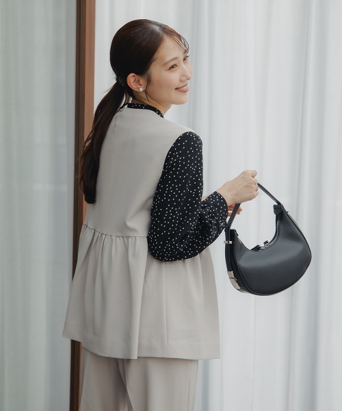Petitjo(プッチージョ)の「小さいサイズ 【レディーススーツ】ペプラムベスト (セットアップ対応・上下別売り) 低身長さん・小柄女性(スーツセット・レディース・ネイビー/ブラック/グレイッシュベージュ・PL/PM/PS/PSS)」の8枚目の写真