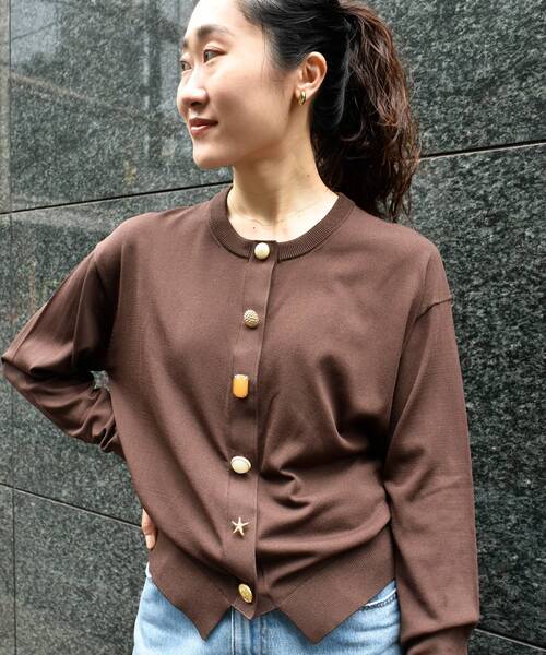 le.coeur blanc（ルクールブラン）の「TORRAZZO DONNA ビジューカーディガン（カーディガン/ボレロ・レディース・ブラウン/グリーン/ライトベージュ・38）」の21枚目の写真