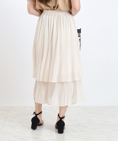TRUDEA(トルディア)の「プリーツティアードスカート(花柄・無地)(スカート・レディース・ブラック/ベージュ/ライトグレー・MEDIUM)」の10枚目の写真