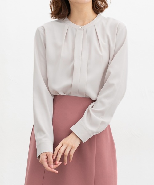 Honeys（ハニーズ）の「バンドカラーブラウス（シャツ/ブラウス・レディース・ブラウン/グレイッシュブルー/アイボリー/グレイッシュベージュ/ブラック・3L/L/LL/M/S）」の16枚目の写真