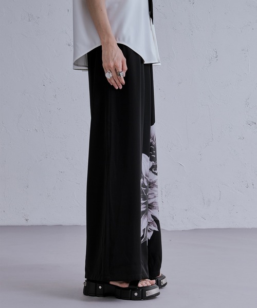 Ellno Loset（エルノロゼット）の「フラワーモチーフプリントパンツ SET UP対応（その他パンツ・メンズ・ブラック/ライトグレー・X-SMALL/SMALL/MEDIUM/LARGE）」の16枚目の写真
