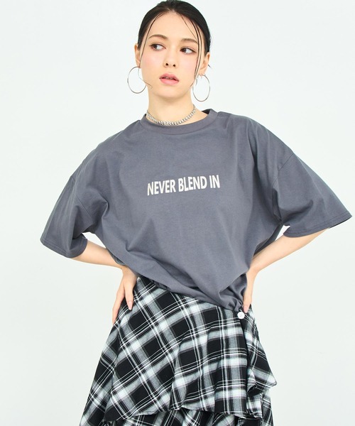 ANAP(アナップ)の「箔 プリント オーバー サイズ Tシャツ(Tシャツ/カットソー・レディース・ホワイト/ダークグレー・FREE)」の1枚目の写真