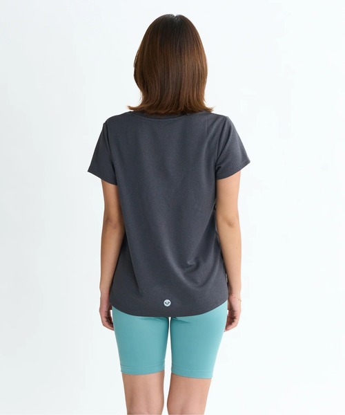 ROXY(ロキシー)の「ACTIVE LIFE TEE/ロキシー水陸両用速乾UVケアフロントプリント半袖Tシャツ(水着)(Tシャツ/カットソー・レディース・ブラック/ミント/グレー/ホワイト・LARGE/MEDIUM/SMALL)」の7枚目の写真