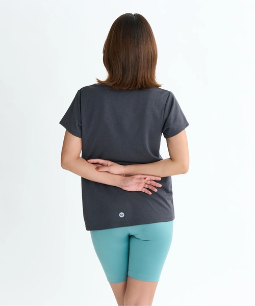 ROXY(ロキシー)の「ACTIVE LIFE TEE/ロキシー水陸両用速乾UVケアフロントプリント半袖Tシャツ(水着)(Tシャツ/カットソー・レディース・ブラック/ミント/グレー/ホワイト・LARGE/MEDIUM/SMALL)」の13枚目の写真