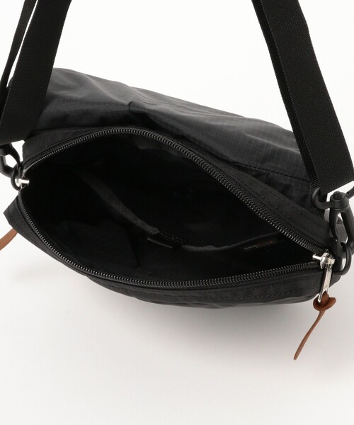 GREGORY（グレゴリー）の「GREGORY / LAUGHING SHOULDER（ショルダーバッグ・レディース・ブラック/パープル・ONE SIZE）」の4枚目の写真