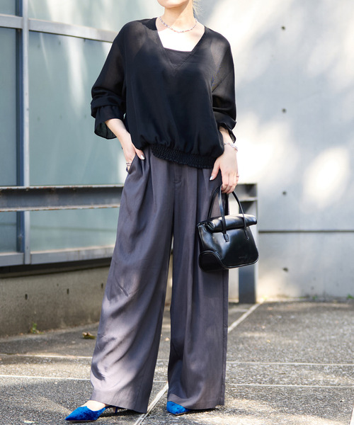 SOFFITTO（ソフィット）の「深Vネックブラウス（シャツ/ブラウス・レディース・ブラック/オフホワイト・FREE）」の5枚目の写真