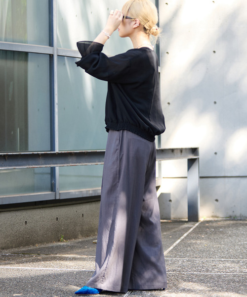 SOFFITTO（ソフィット）の「深Vネックブラウス（シャツ/ブラウス・レディース・ブラック/オフホワイト・FREE）」の8枚目の写真