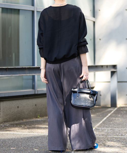 SOFFITTO（ソフィット）の「深Vネックブラウス（シャツ/ブラウス・レディース・ブラック/オフホワイト・FREE）」の10枚目の写真