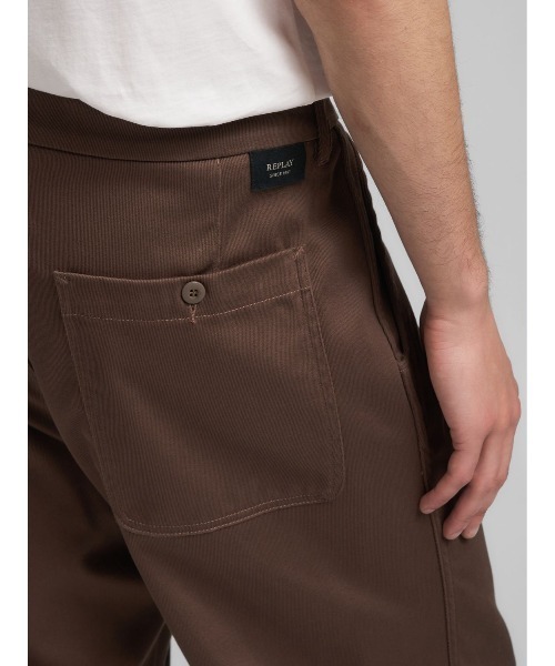 REPLAY（リプレイ）の「リラックスレギュラーフィットコットンツイルパンツ（その他パンツ・メンズ・ブラウン・W34xL32/W32xL32/W30xL32/W28xL32）」の6枚目の写真