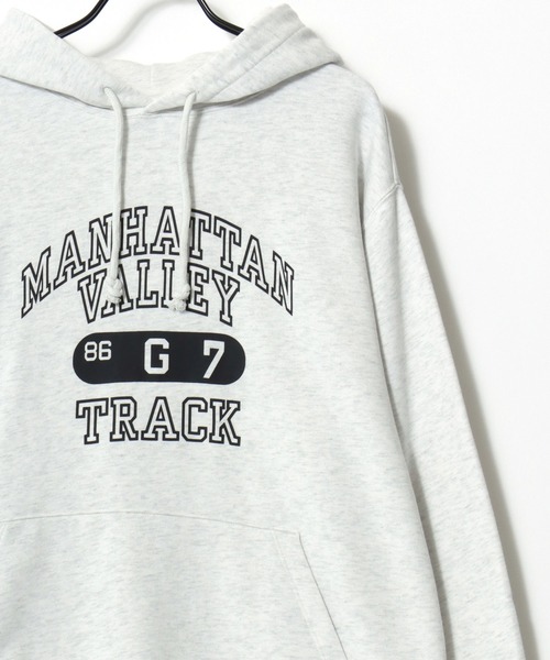 Champion（チャンピオン）の「Champion/チャンピオン コットンUSA 裏毛 カレッジロゴ スウェット パーカー/レディース メンズ（パーカー・メンズ・スミクロ/ホワイト系その他/マルーン/オートミール/ブルー系その他/ネイビー/ブラック系その他/ライトイエロー/グレー/オフホワイト・L/M/XL）」の6枚目の写真